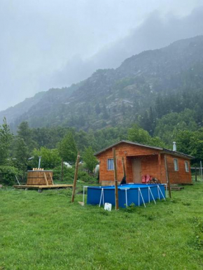 cabaña a los pies del cerro